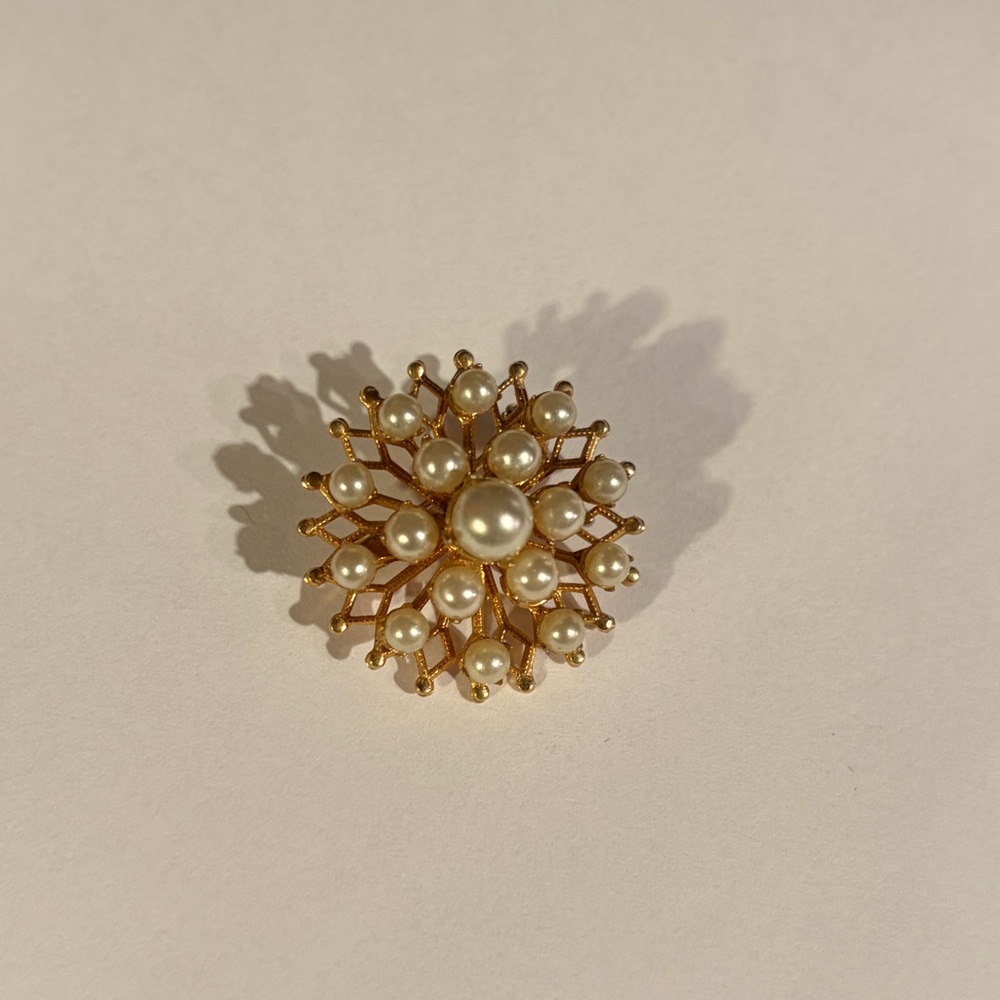 Vintage Signed Coro Gold and Faux Pearl Classic Brooch